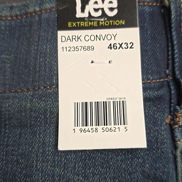 665 NWT Men's Extreme Motion Relaxed Straight Jean Size 46x32  Dark Convoy - Picture 4 of 8